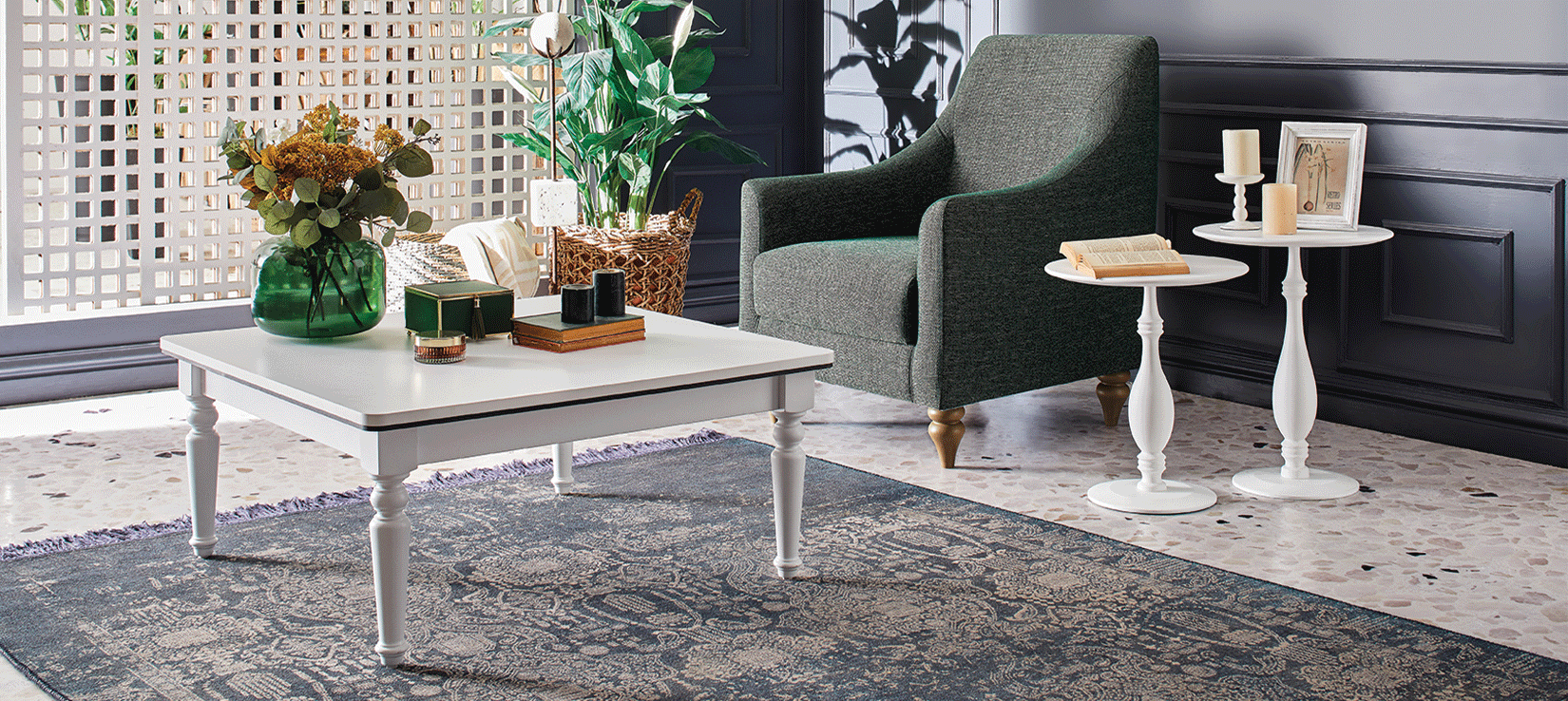 RATTAN Inspirierende Haltung...Rattan Beistelltisch