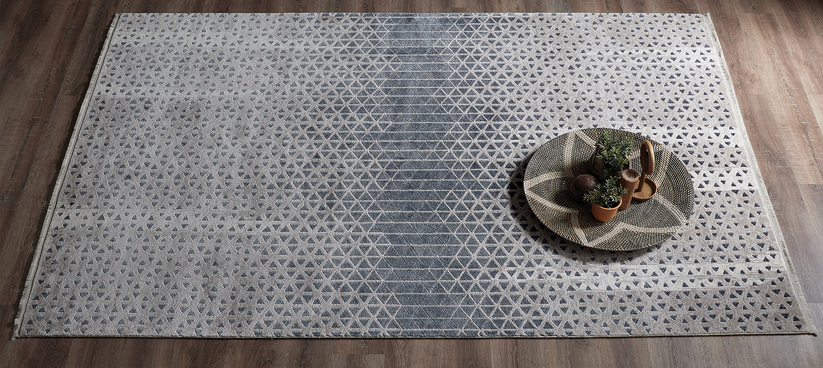 SERAFINO Elegant Dynamism