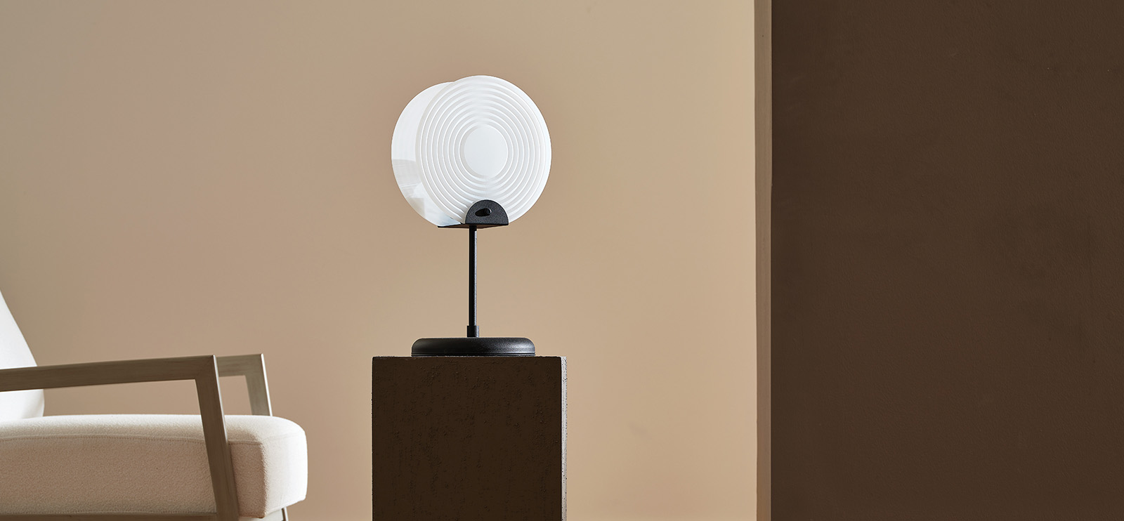 SOLE Modern Reflection of Light